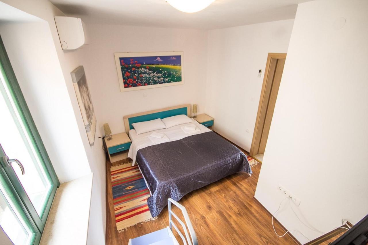 Apartments Umag Center, Seafront With Terrace In Umago Esterno foto